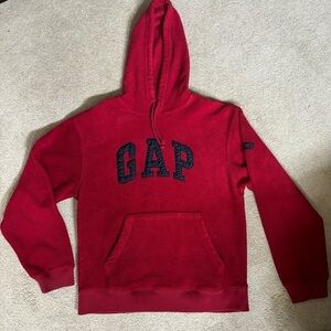 💖3-$50 Gap Sweatshirt 
Winter Apparel
Red Fleece, hooded & Embroidered 
Sz Med